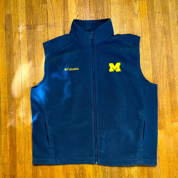 Columbia Other - Michigan university x Columbia Cut off Vest Fleece Size XL🔥
